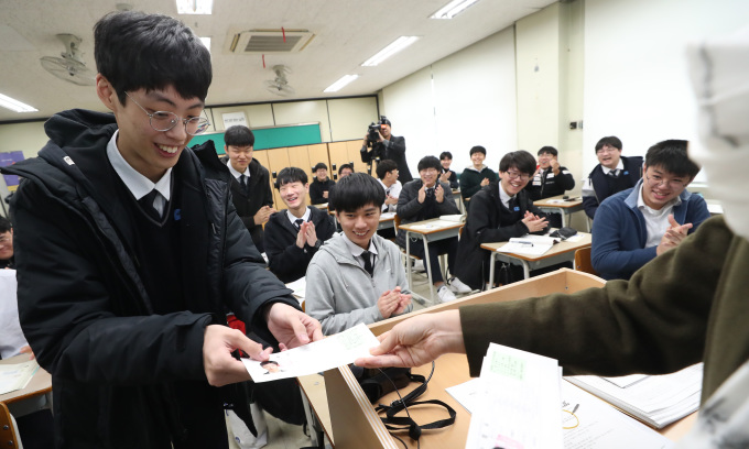 Nhật, Hàn cải tổ kỳ thi đại học